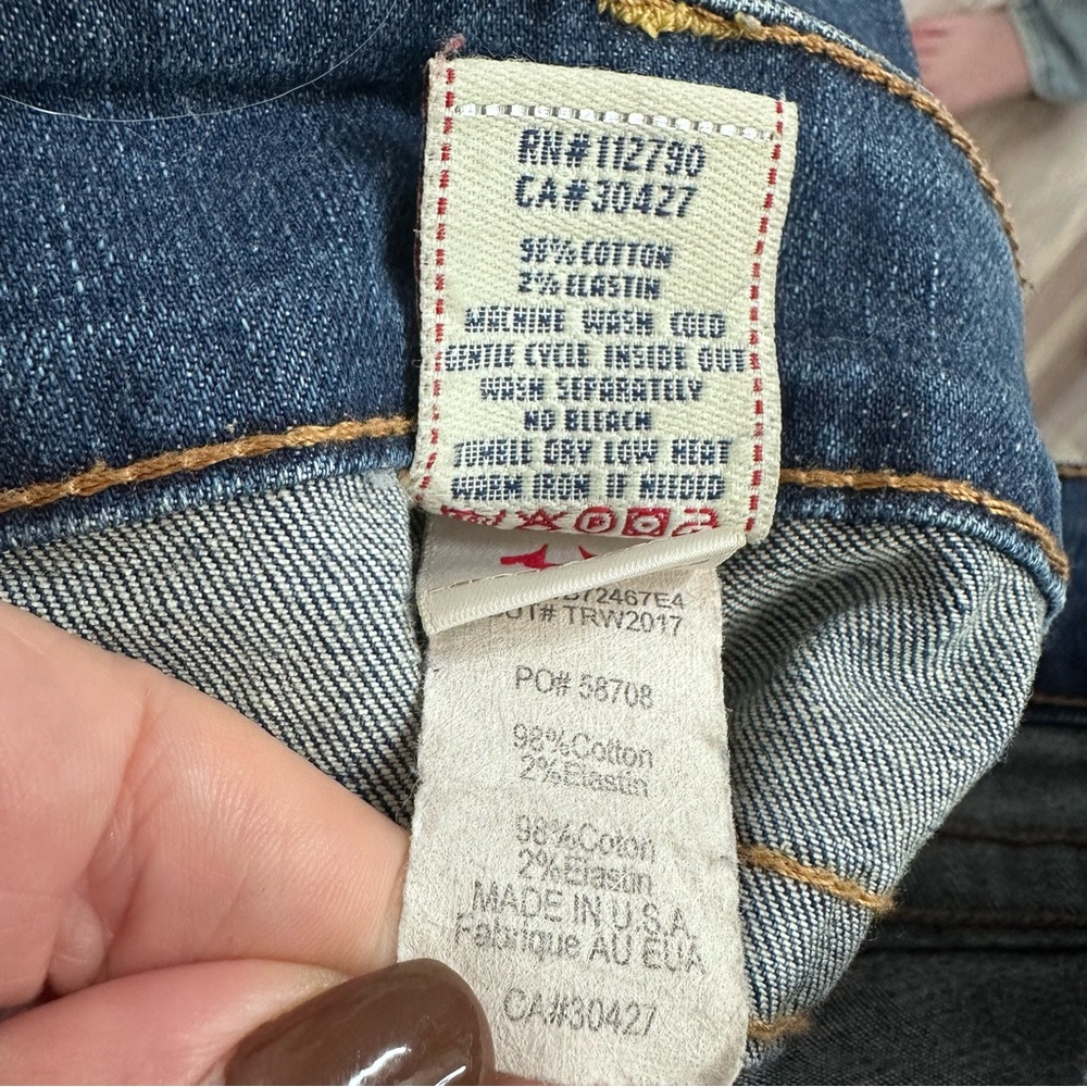 True Religion Women's Indigo Cropped Jeans with Signature Pocket Stitching - Picture 8 of 12